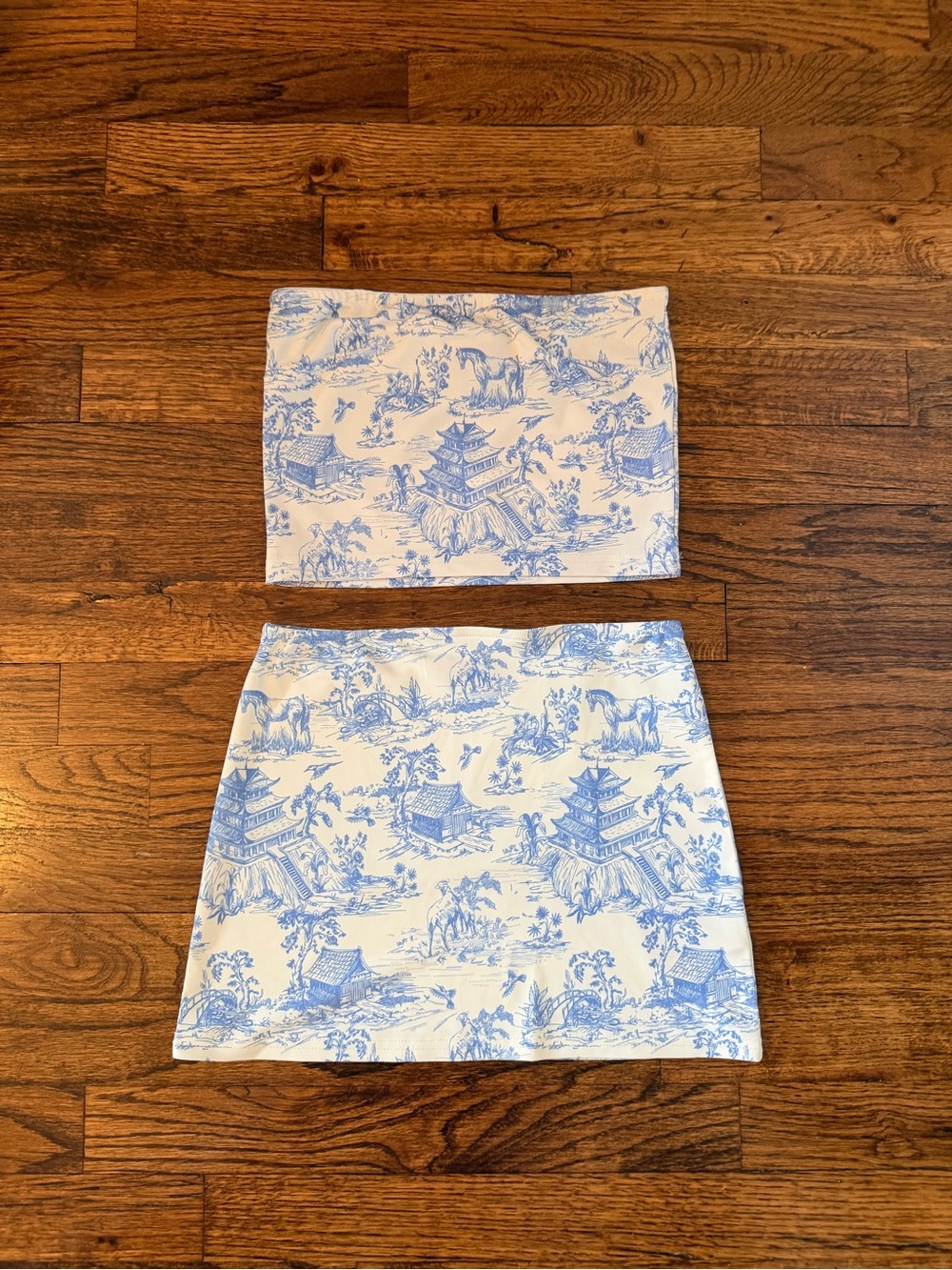 Edikted Delft Print Set (tube top & skirt)